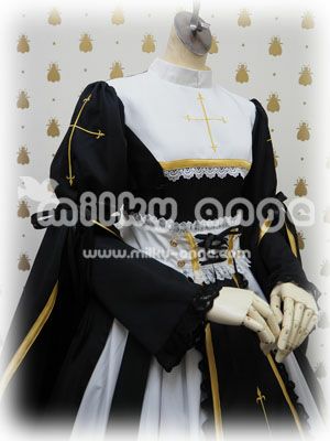 袖をたくし上げたスタイル　バストアップ