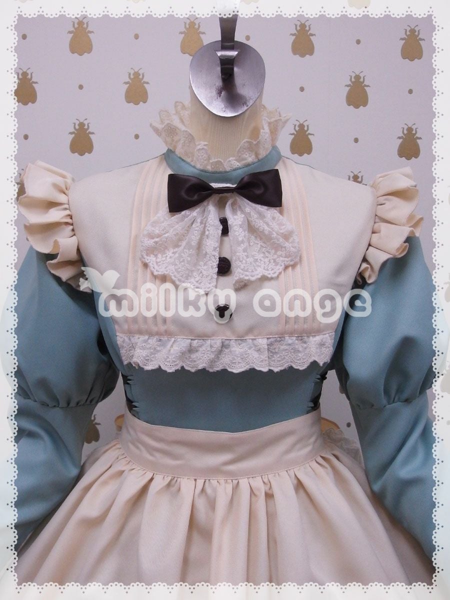 メイド服（長袖、ロング、アイシーブルー）・バストアップ